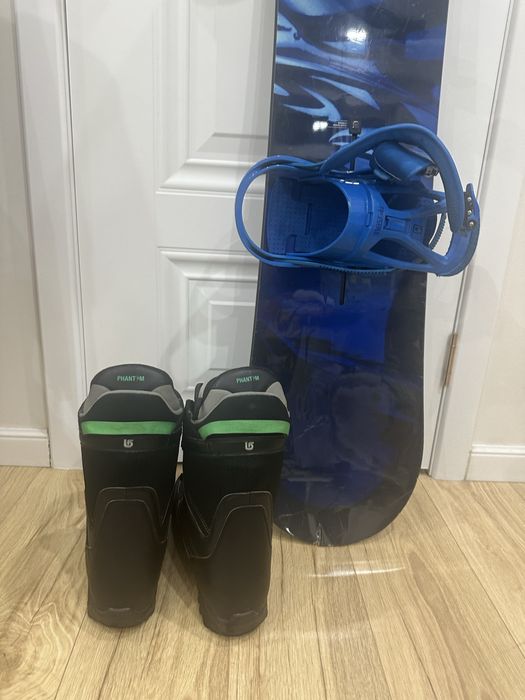 Продам  сноуборд с ботинками
