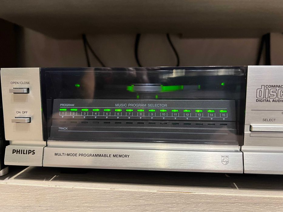 Продается CD проигрыватель PHILIPS CD 303