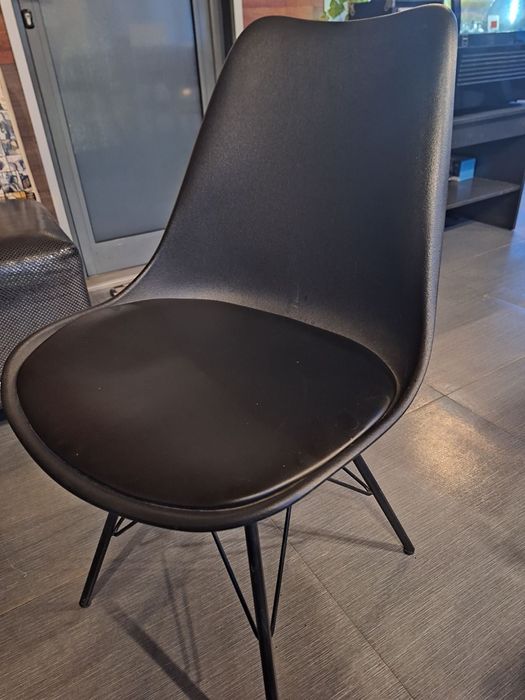 Пластмасови столове