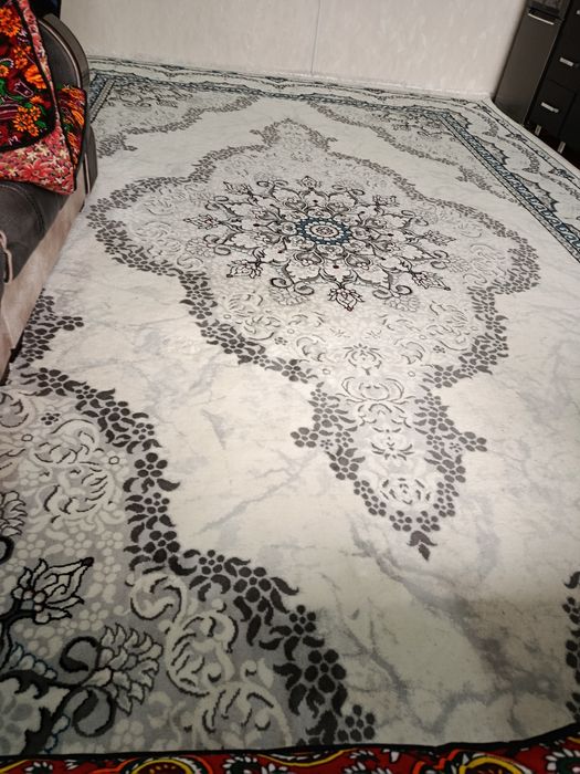 Гилам сотилади 5*3,5 , калин  сифатли л