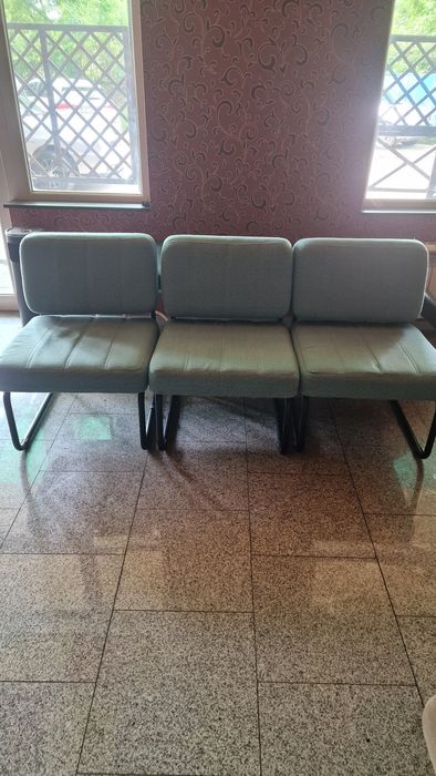 Офис мебели столове