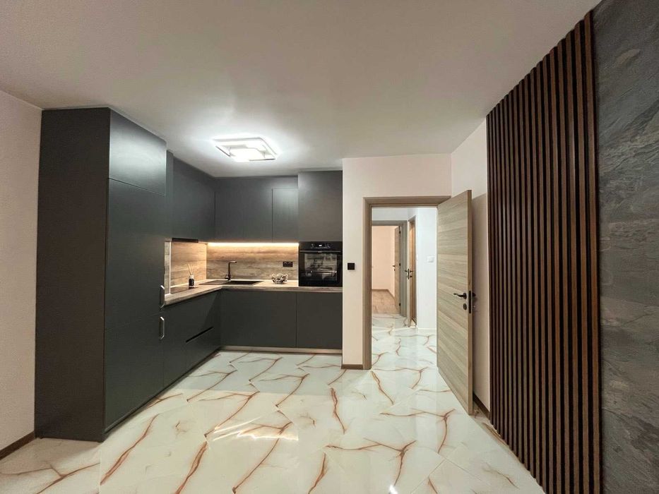 Продава се Тристаен апартамент в Варна, Лятно кино Тракия - 93 кв.м за 2312 €/кв.м - Снимка #3