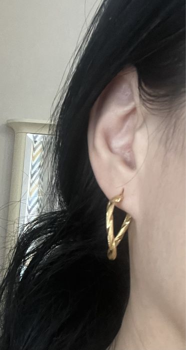 Продам золотые серьги 750 пробы