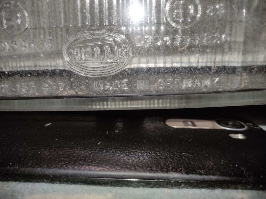 Фара левая пассат б3