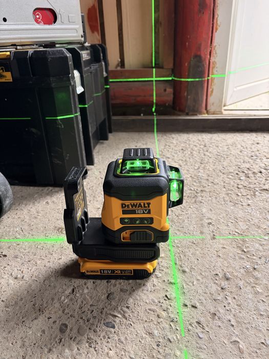 Nivelă Laser Dewalt 18V XR verde