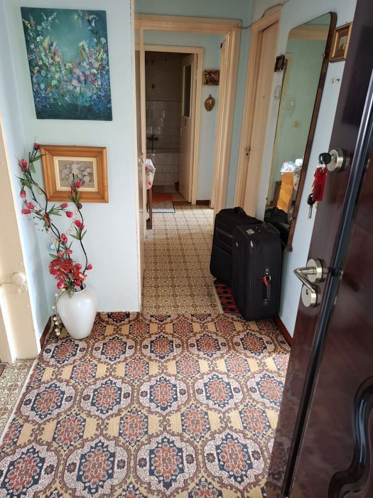 Apartament 3 camere - 72 mp