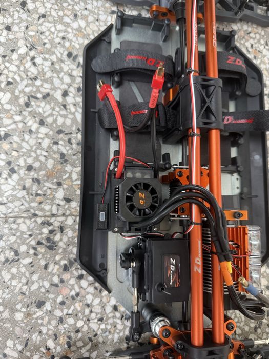 Контролер за радиоупрвляема количка