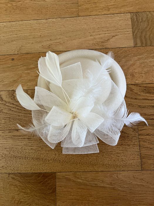 Toca - diverse culori si modele : bej, neagra, grena,