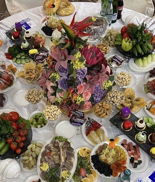 Цветы для украшения свадебных мероприятий продается 35штук