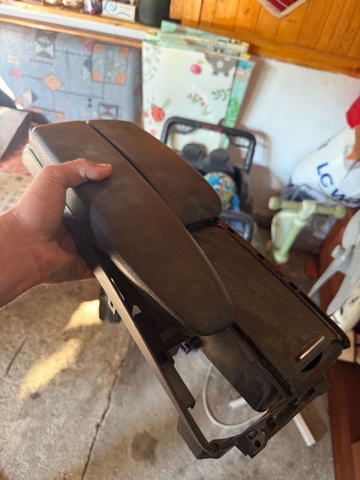 Mercedes W204 подлакътник