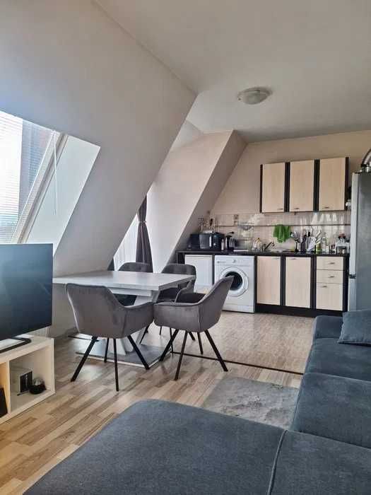 Двустаен имот в кв.Дружба 2