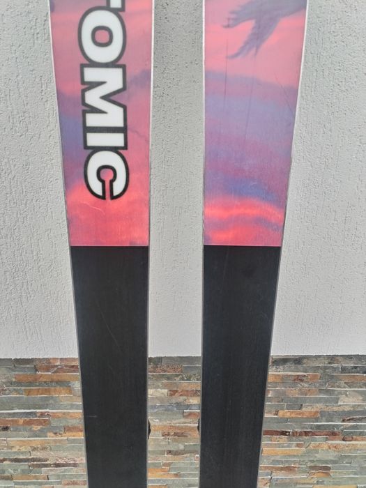 Atomic Bent 90 echipate cu legaturi Atomic Strive 12 GW