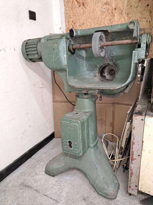 Продавам професионална шлайф машина