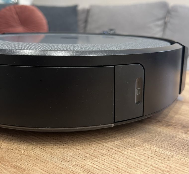 iRobot Roomba i5 – робот прахосмукачка, използван, отлично състояние