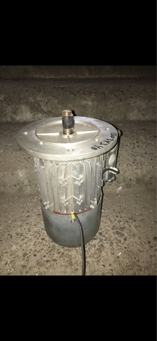 Фланцов електромотор