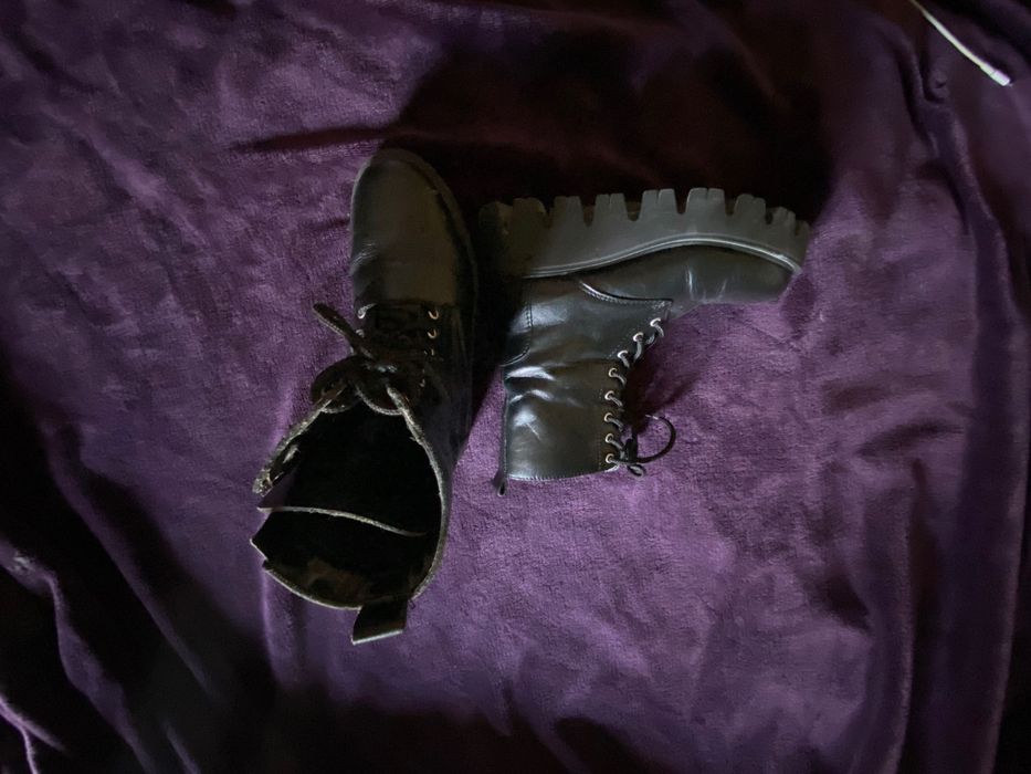 Ghete din piele naturala