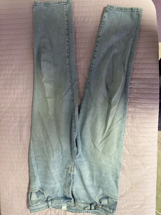 Светло сини дънки, Н&М