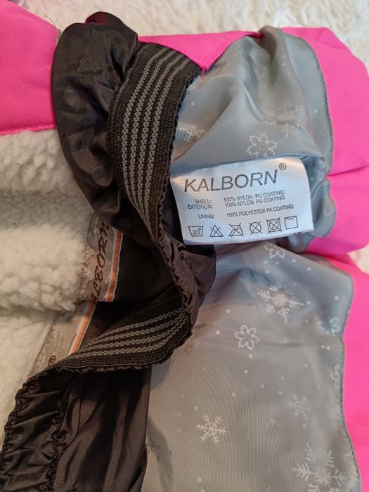 Зимняя куртка на девочку.