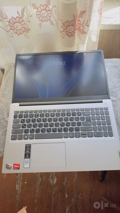 Lenovo Ryzen 7 5700U