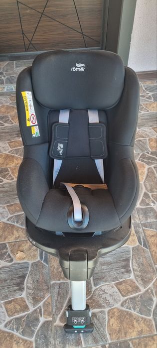 Детски стол за кола britax romer, като нов