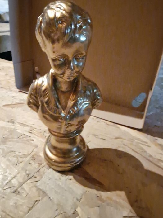 Bust de copil din bronz