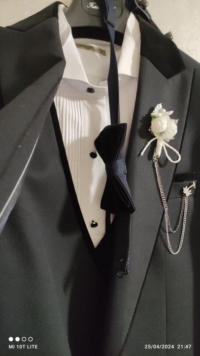 Мъжки костюм нов