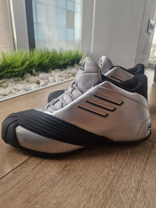 Кроссовки Original Adidas новые размер 44