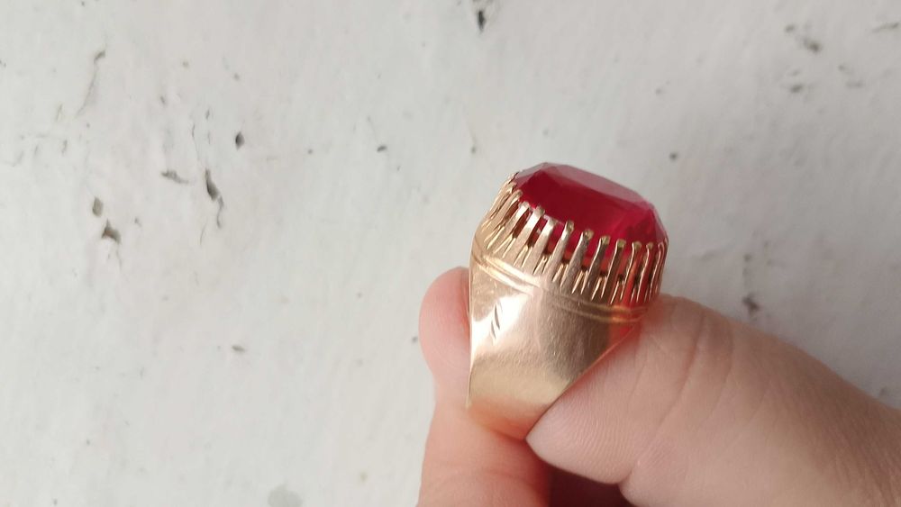 Tillo uzuk qadimgi xon razmeri 19,5 grammi 10 gram