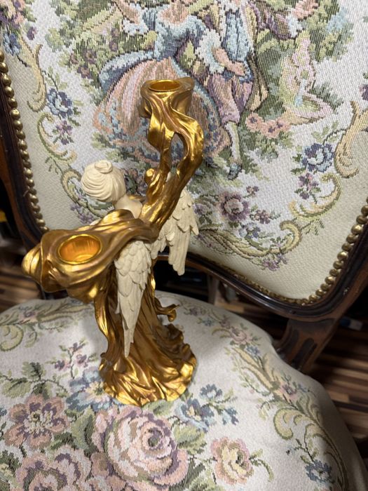красива статуетка ангел свещник Веронезе