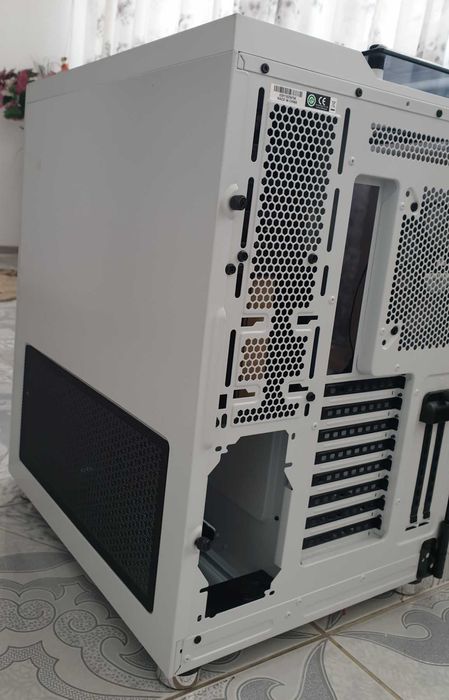 Carcasa  Corsair Crystal Series 680x RGB White