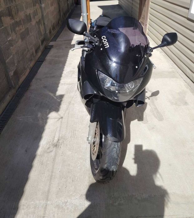 Honda CBR 600 F4 на части