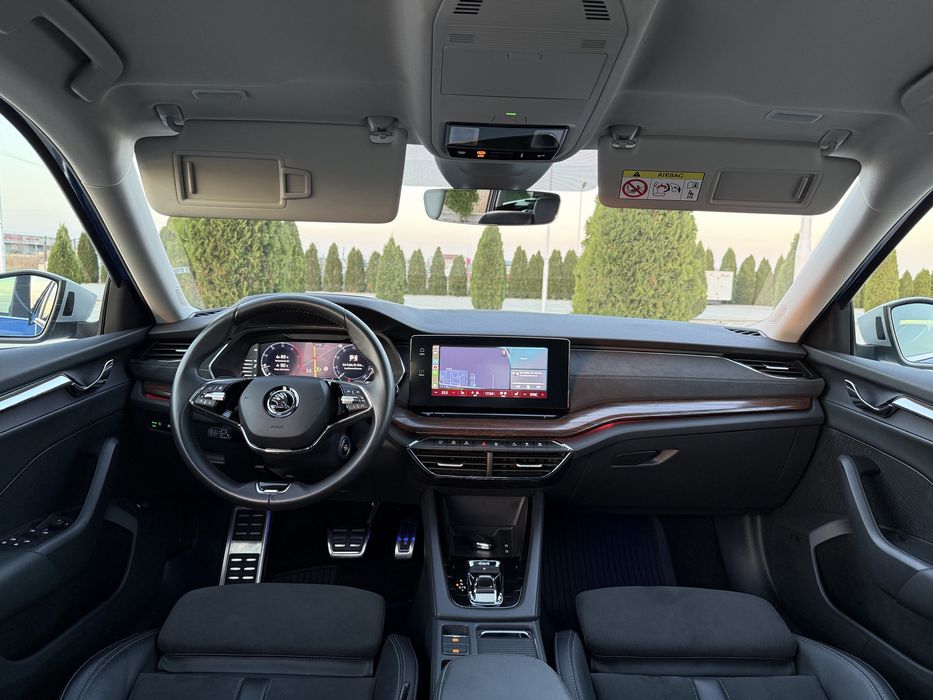 Skoda Octavia Scout DSG 4X4 matrix/Distronic/Heas Up Display