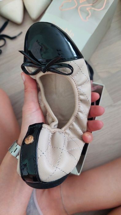 GUESS, Tommy Hilfiger оригинални нови сникърси, балеринки, Australia Luxe Collective,