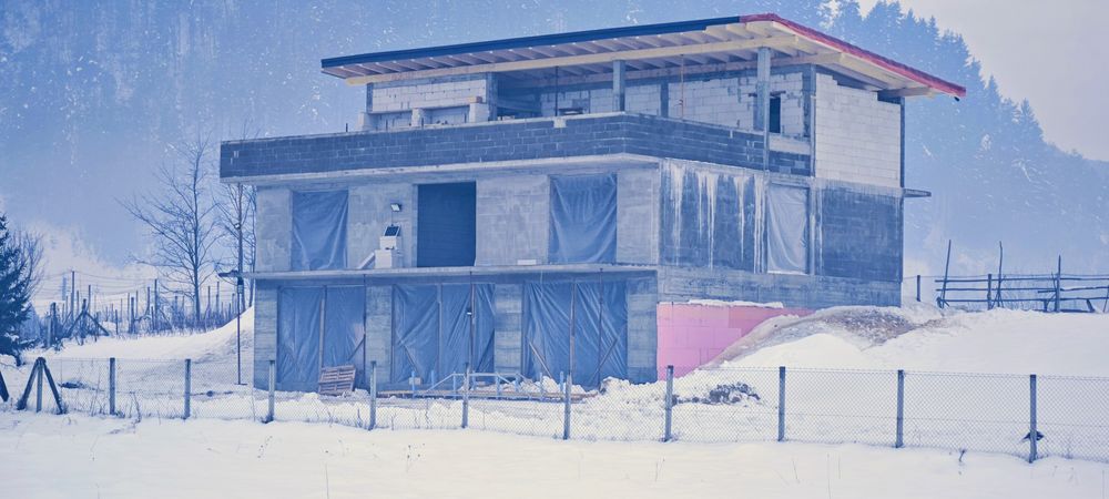 Vând imobil pentru scop comercial