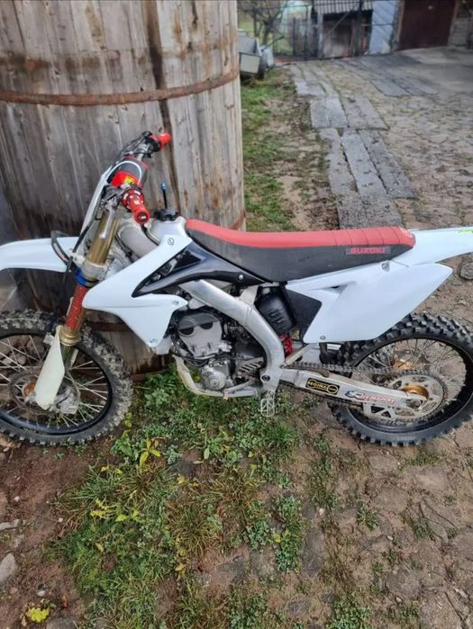 Vand sau schimb Suzuki RMZ 250