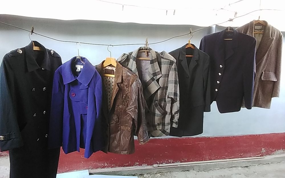 Продаем женскую одежду на осень.