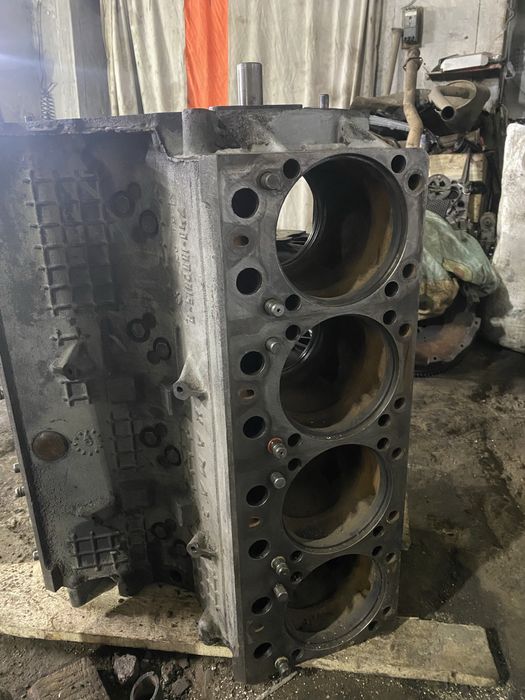 Продам двигатель на камаз простой