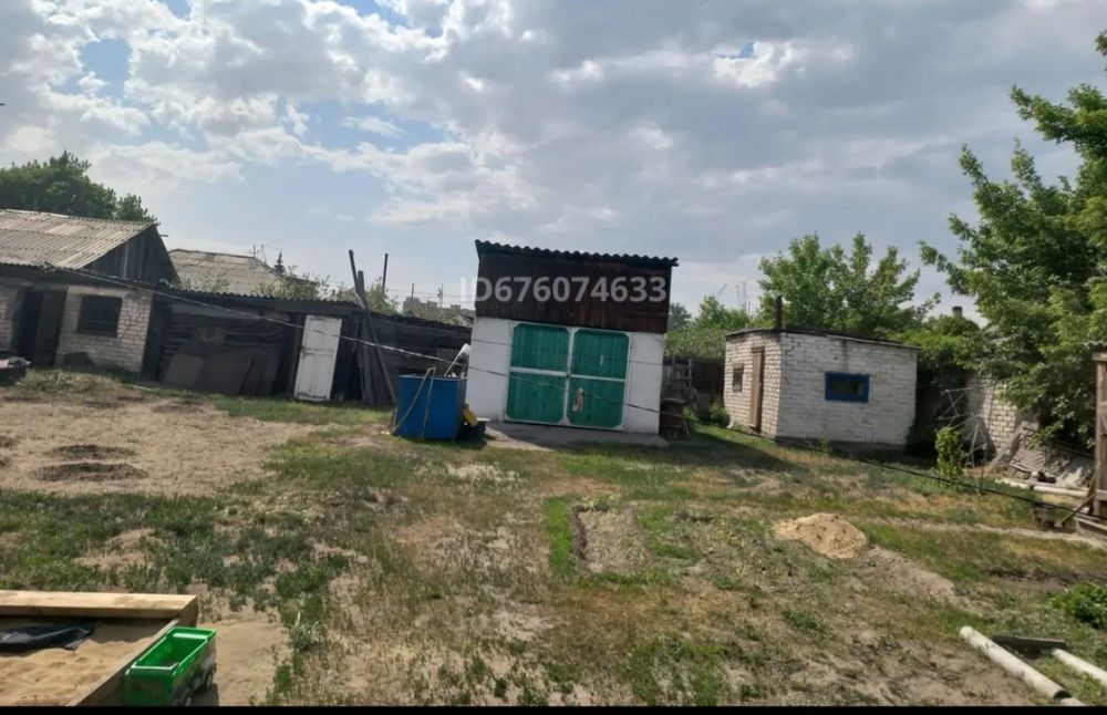 Продам два дома на одном участке