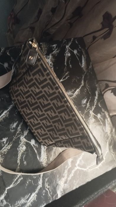 Сумочка Фенди новая