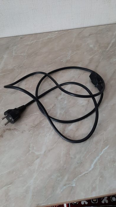 Круг для микроволновки и кабели