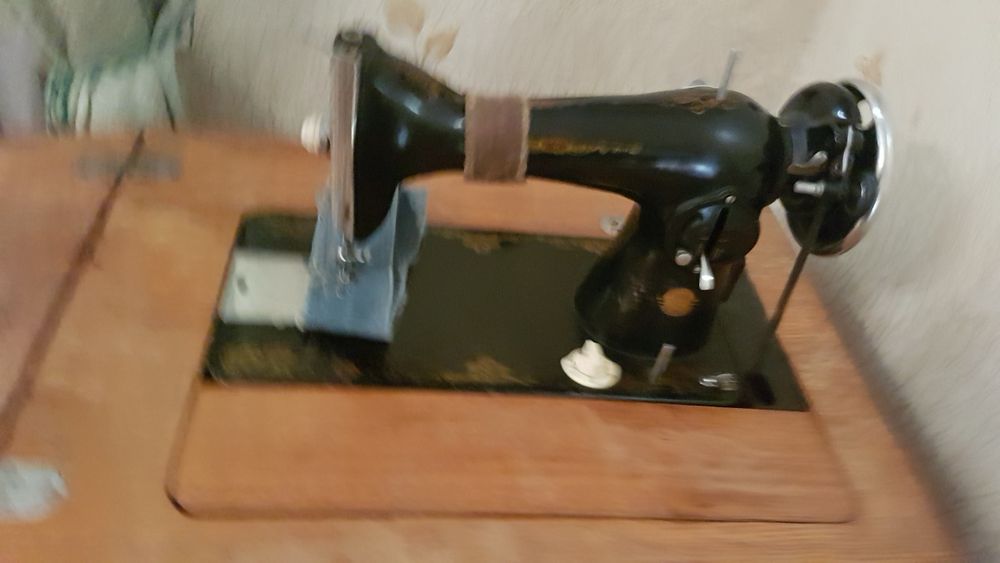 продаю швейную машинку