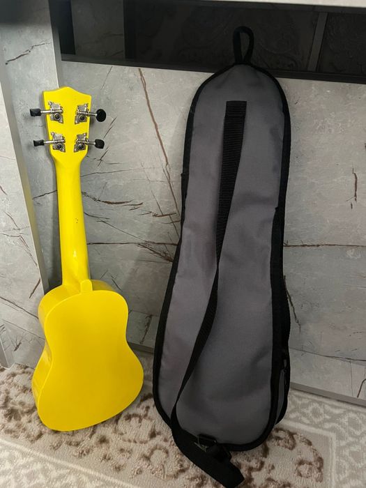 Продаю укулелеее