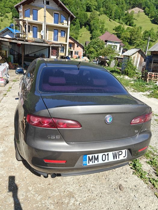 Vând Alfa Romeo 159