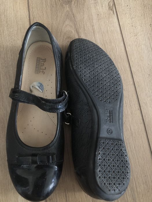 Туфли на девочку 33,35 размер