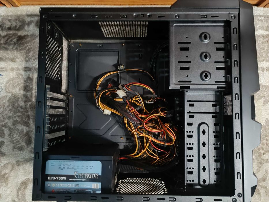 Carcasa PC + Sursa inter-tech energon 750w
