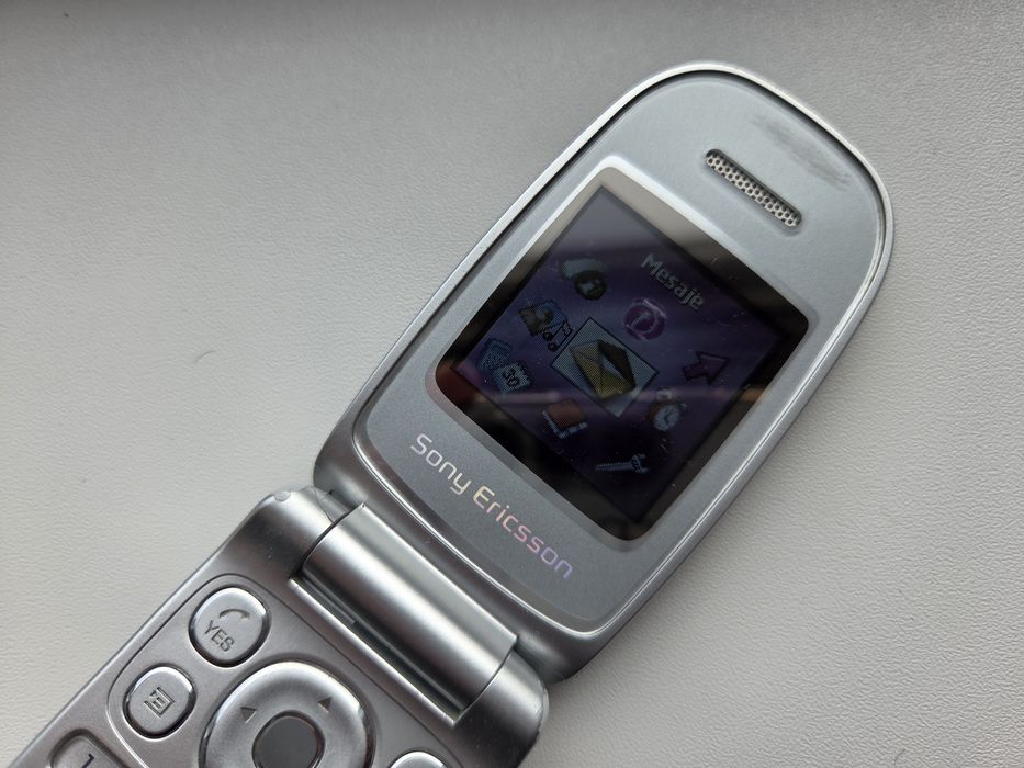 Sony Ericsson Z300i - telefon de colectie