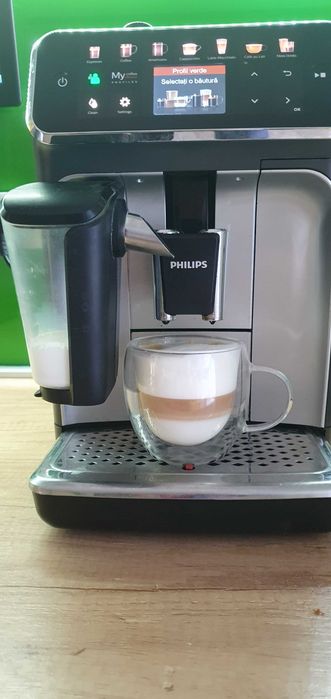 Espressor automat Philips LatteGo Seria 5400 EP5444/70