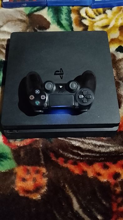PS 4 slim 500gb aproape nou nu prea l-am folosit