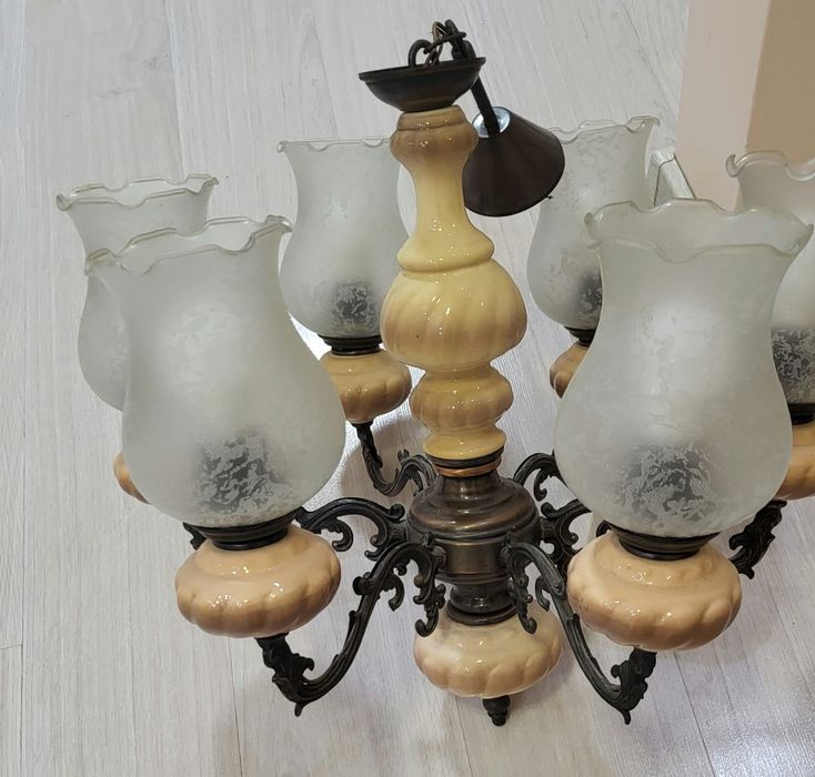 Продам люстру. Керамика