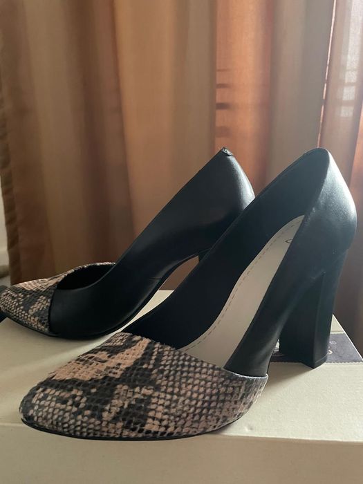 Чёрные кожаные туфли